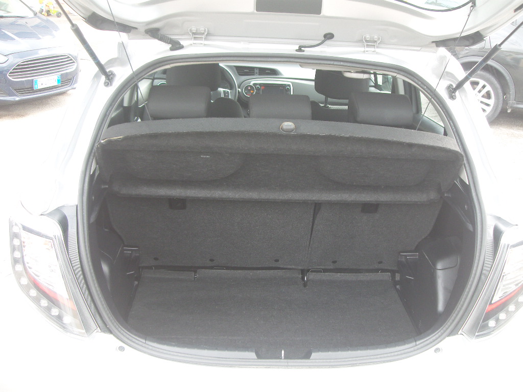 TOYOTA YARIS 1.0 BENZINA LOUNGE